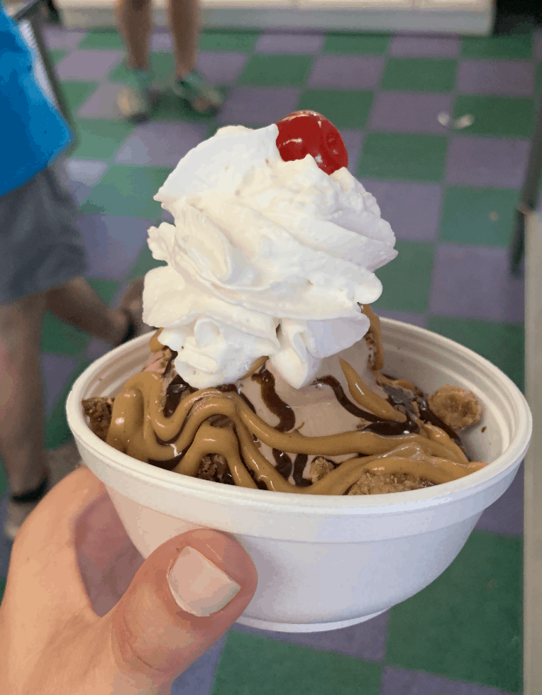 peanut butter cup sundae